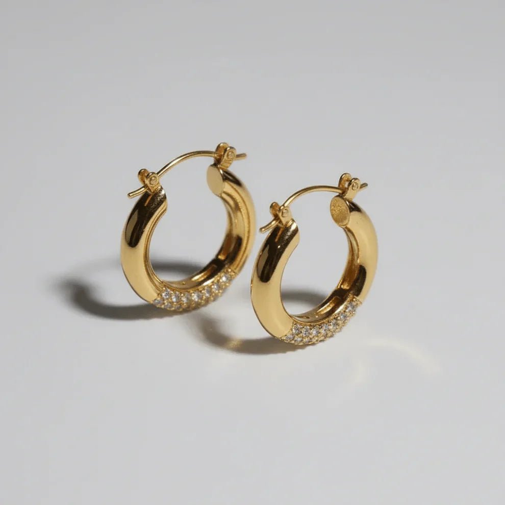 Earing - 𝐇𝐨𝐧𝐞𝐲 𝐁𝐮𝐭𝐭𝐞𝐫 𝐍𝐢𝐧𝐞