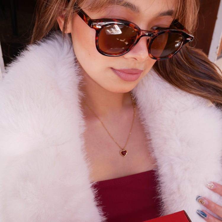 Amber heart necklace - 𝐇𝐨𝐧𝐞𝐲 𝐁𝐮𝐭𝐭𝐞𝐫 𝐍𝐢𝐧𝐞