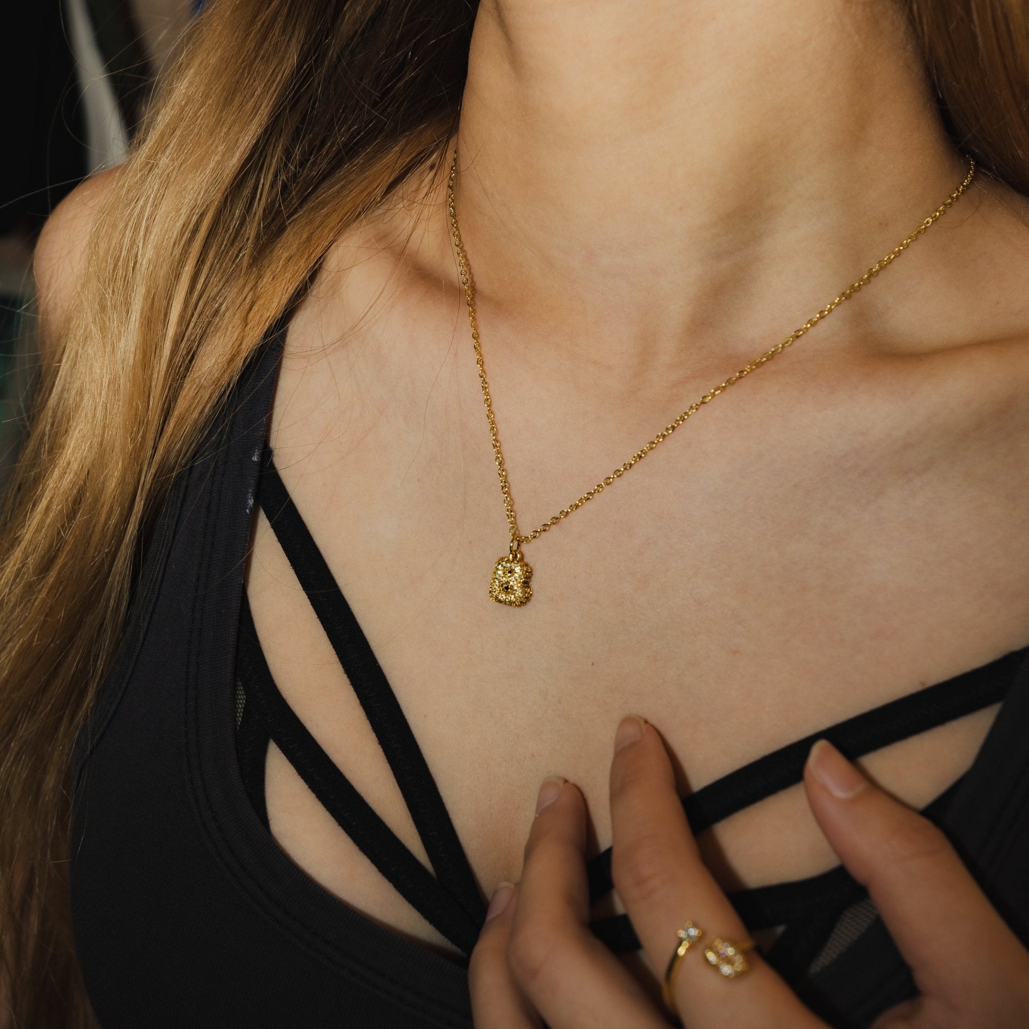 B charm necklace - 𝐇𝐨𝐧𝐞𝐲 𝐁𝐮𝐭𝐭𝐞𝐫 𝐍𝐢𝐧𝐞