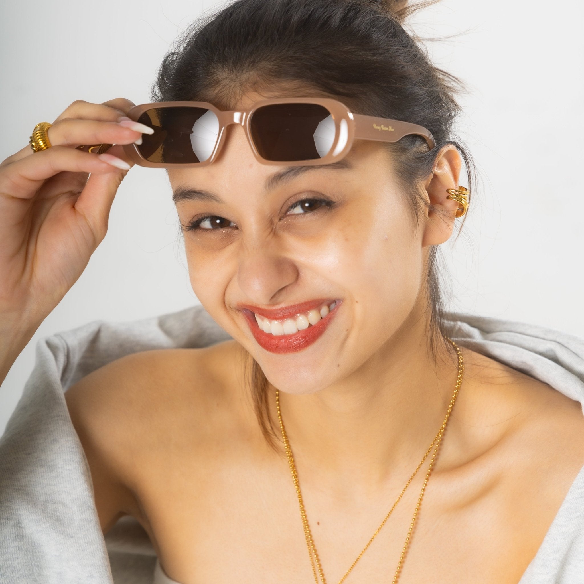 【イヤーカフ】Bold curve ear cuff - 𝐇𝐨𝐧𝐞𝐲 𝐁𝐮𝐭𝐭𝐞𝐫 𝐍𝐢𝐧𝐞