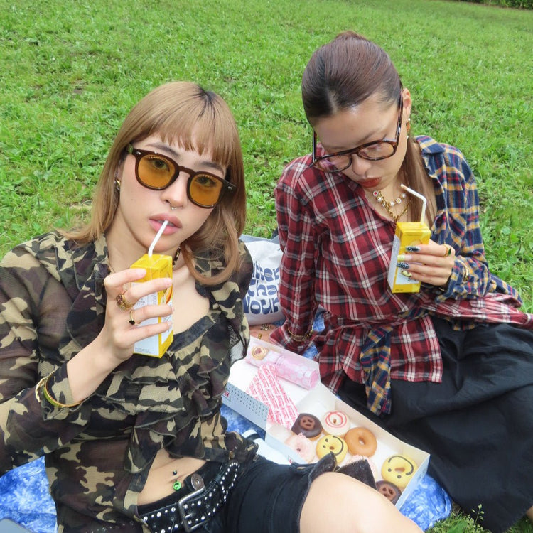 Brown Khaki sungalsses - 𝐇𝐨𝐧𝐞𝐲 𝐁𝐮𝐭𝐭𝐞𝐫 𝐍𝐢𝐧𝐞