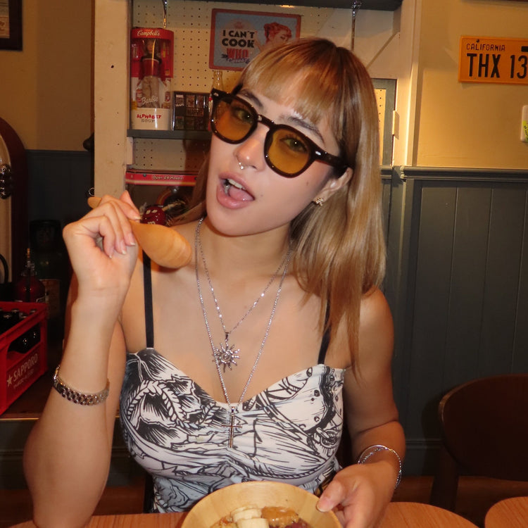 Brown Khaki sungalsses - 𝐇𝐨𝐧𝐞𝐲 𝐁𝐮𝐭𝐭𝐞𝐫 𝐍𝐢𝐧𝐞