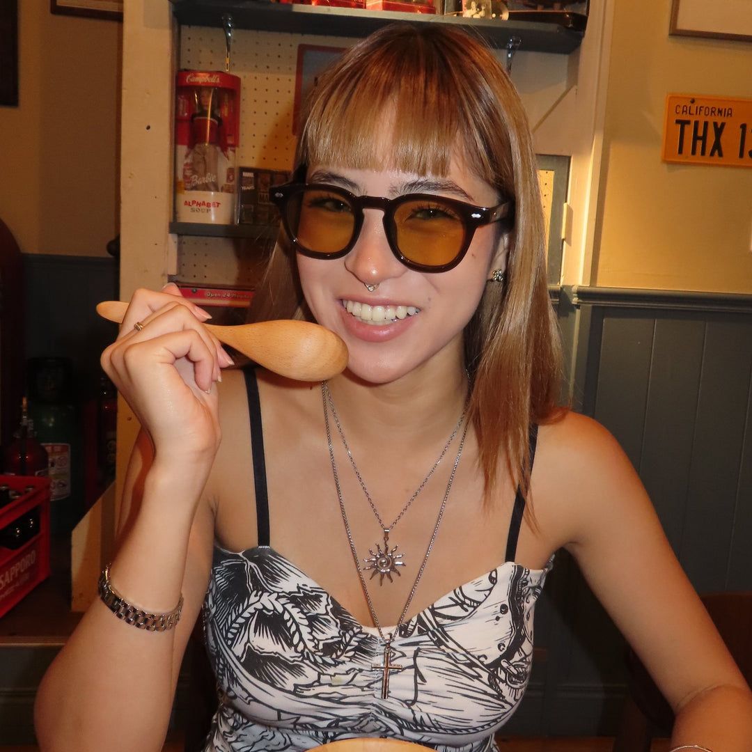 Brown Khaki sungalsses - 𝐇𝐨𝐧𝐞𝐲 𝐁𝐮𝐭𝐭𝐞𝐫 𝐍𝐢𝐧𝐞