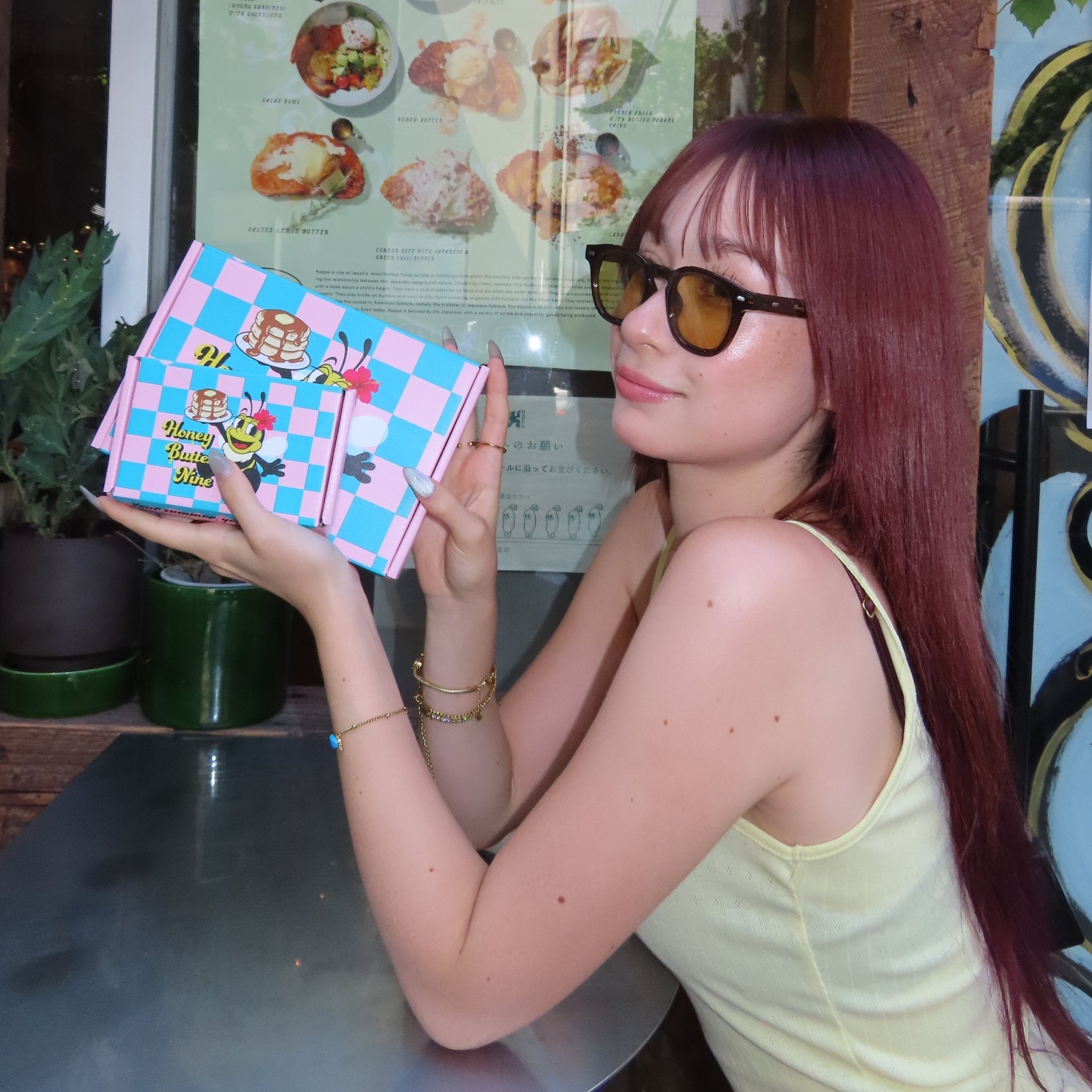 Brown Khaki sungalsses - 𝐇𝐨𝐧𝐞𝐲 𝐁𝐮𝐭𝐭𝐞𝐫 𝐍𝐢𝐧𝐞