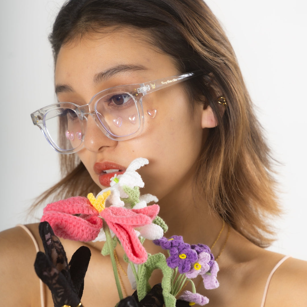 Casual clear sunglasses - 𝐇𝐨𝐧𝐞𝐲 𝐁𝐮𝐭𝐭𝐞𝐫 𝐍𝐢𝐧𝐞