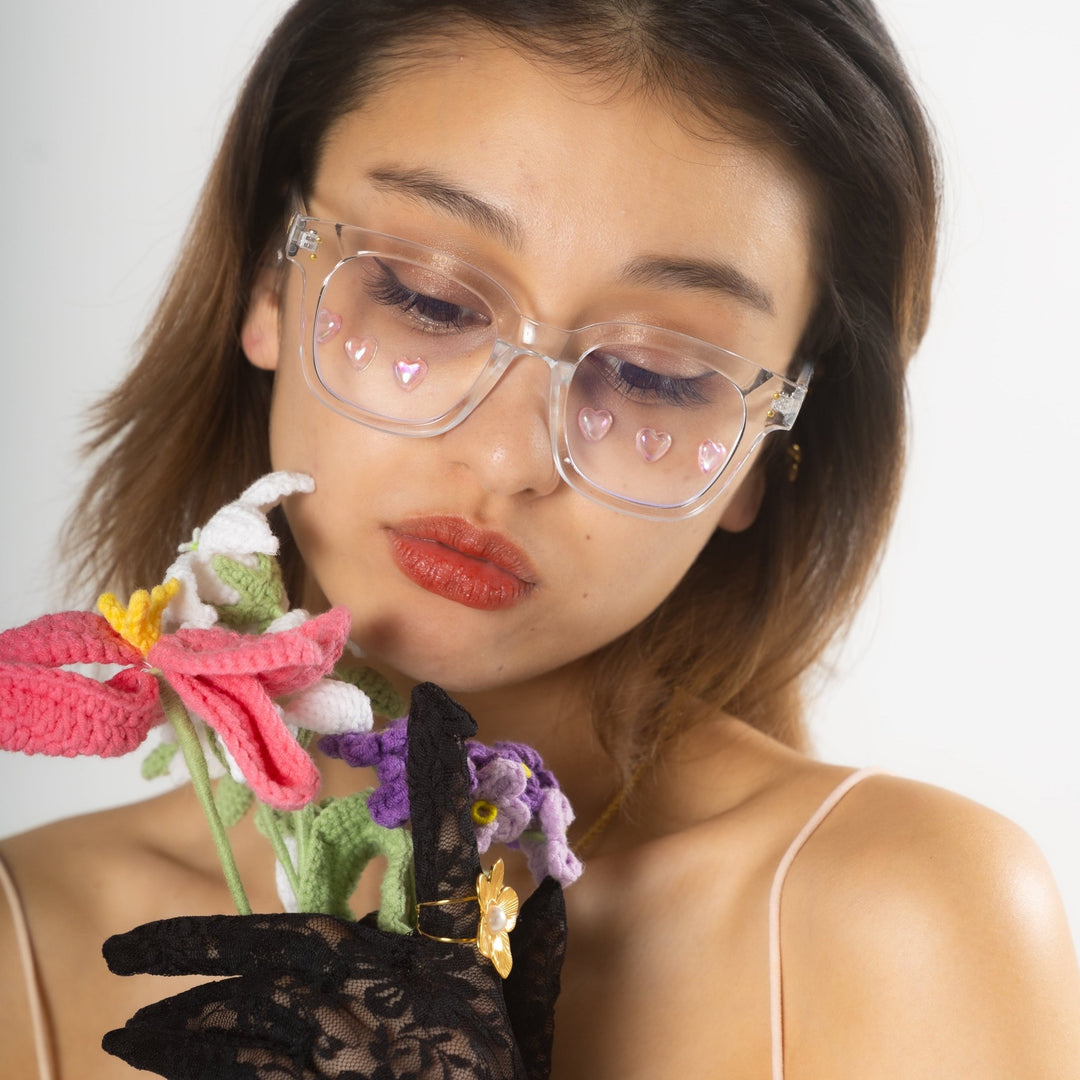 Casual clear sunglasses - 𝐇𝐨𝐧𝐞𝐲 𝐁𝐮𝐭𝐭𝐞𝐫 𝐍𝐢𝐧𝐞