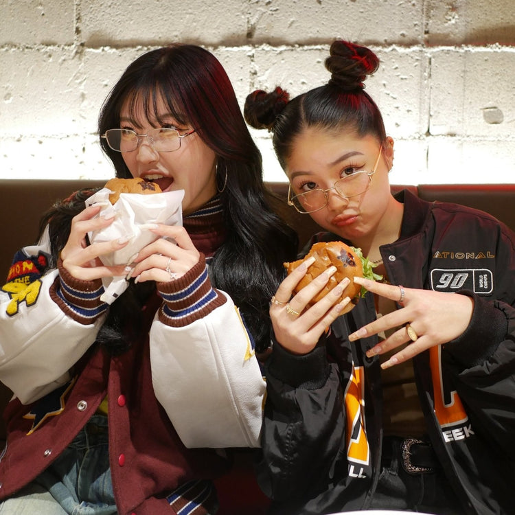 Casual metal glasses - 𝐇𝐨𝐧𝐞𝐲 𝐁𝐮𝐭𝐭𝐞𝐫 𝐍𝐢𝐧𝐞