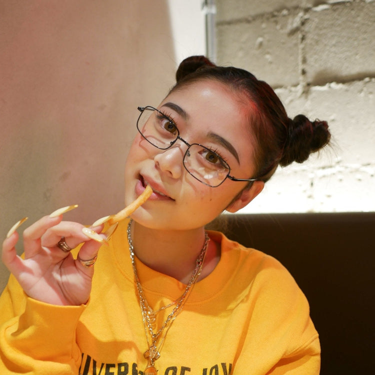 Casual metal glasses - 𝐇𝐨𝐧𝐞𝐲 𝐁𝐮𝐭𝐭𝐞𝐫 𝐍𝐢𝐧𝐞