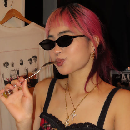 Cat thin sunglasses - 𝐇𝐨𝐧𝐞𝐲 𝐁𝐮𝐭𝐭𝐞𝐫 𝐍𝐢𝐧𝐞