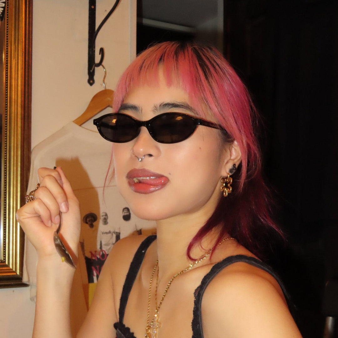 Cat thin sunglasses - 𝐇𝐨𝐧𝐞𝐲 𝐁𝐮𝐭𝐭𝐞𝐫 𝐍𝐢𝐧𝐞