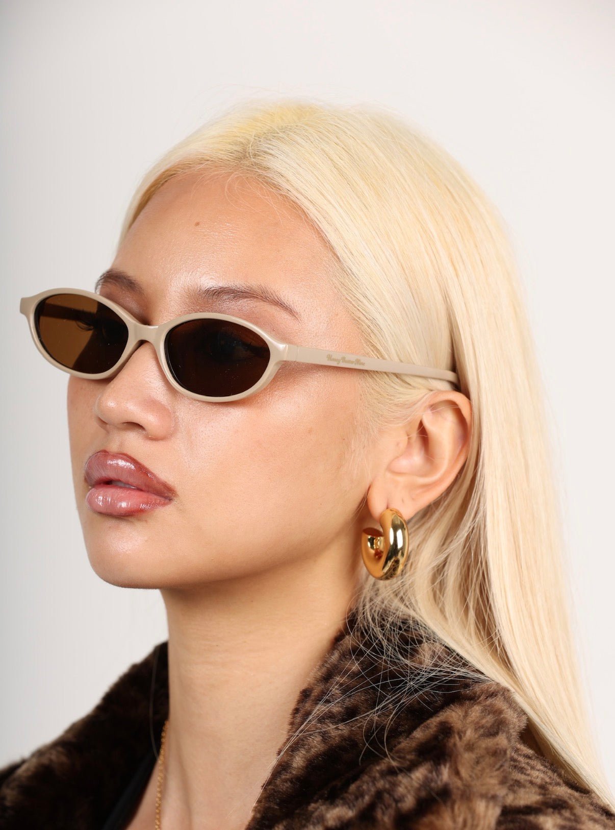 Cat thin sunglasses - 𝐇𝐨𝐧𝐞𝐲 𝐁𝐮𝐭𝐭𝐞𝐫 𝐍𝐢𝐧𝐞