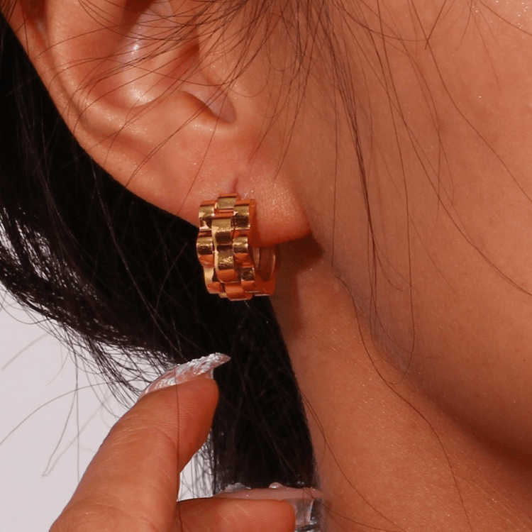 Chain casual pierce - 𝐇𝐨𝐧𝐞𝐲 𝐁𝐮𝐭𝐭𝐞𝐫 𝐍𝐢𝐧𝐞