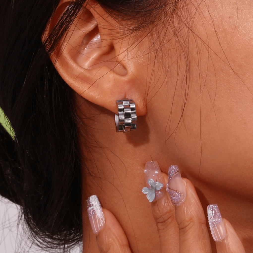 Chain casual pierce - 𝐇𝐨𝐧𝐞𝐲 𝐁𝐮𝐭𝐭𝐞𝐫 𝐍𝐢𝐧𝐞