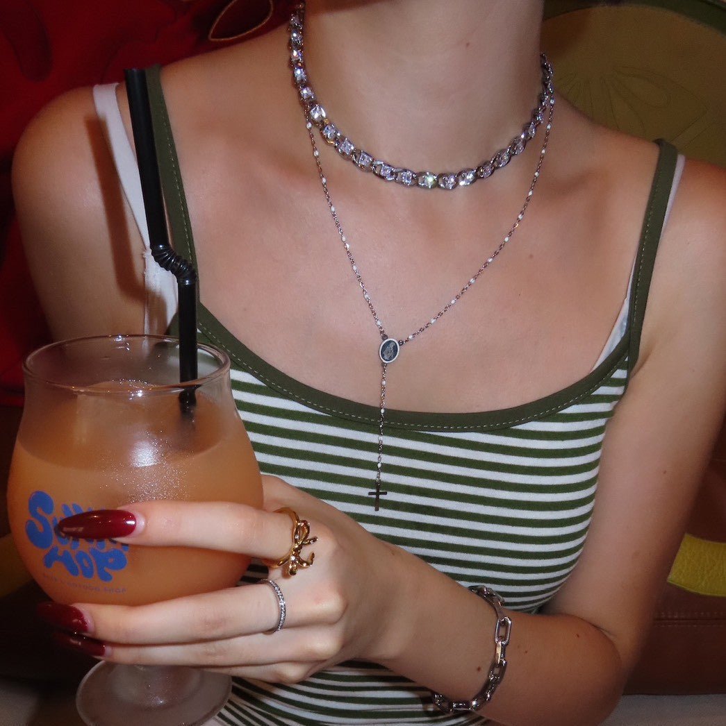Choker glitter necklace - 𝐇𝐨𝐧𝐞𝐲 𝐁𝐮𝐭𝐭𝐞𝐫 𝐍𝐢𝐧𝐞