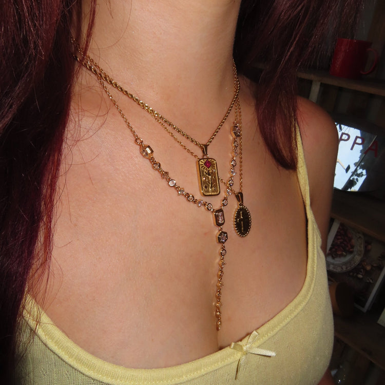 Coin jupi necklace - 𝐇𝐨𝐧𝐞𝐲 𝐁𝐮𝐭𝐭𝐞𝐫 𝐍𝐢𝐧𝐞