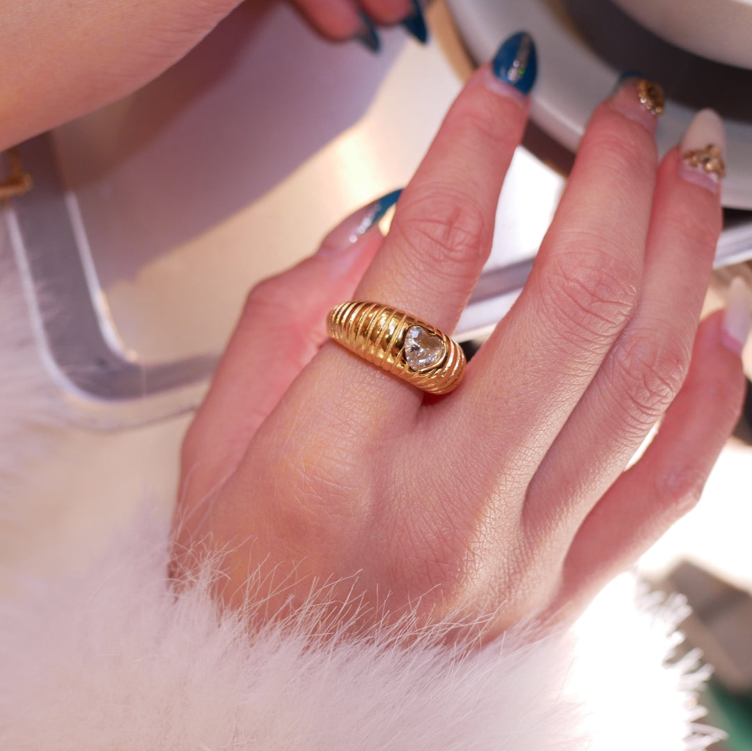 【リング】Croissant ring - 𝐇𝐨𝐧𝐞𝐲 𝐁𝐮𝐭𝐭𝐞𝐫 𝐍𝐢𝐧𝐞