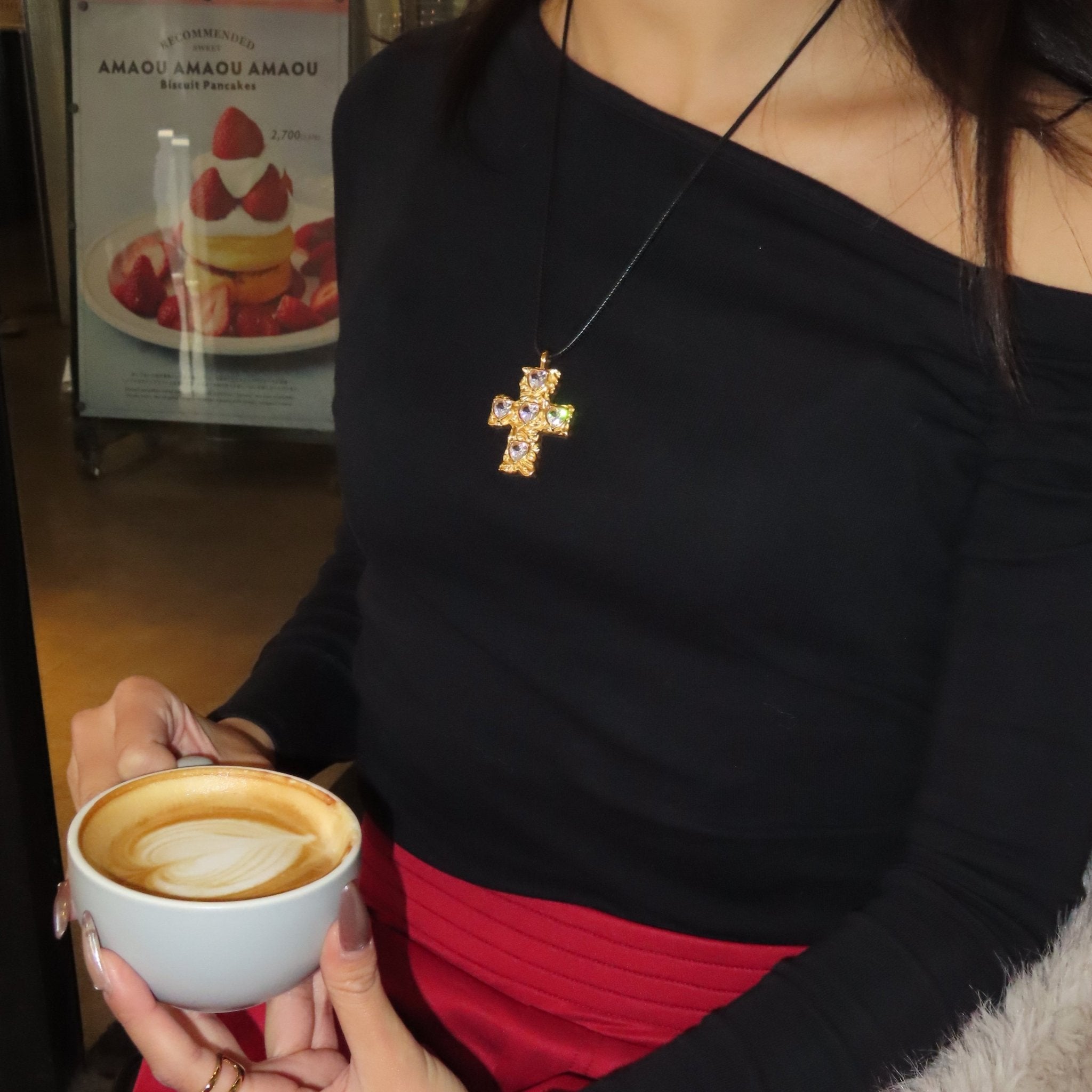 Cross cord necklace - 𝐇𝐨𝐧𝐞𝐲 𝐁𝐮𝐭𝐭𝐞𝐫 𝐍𝐢𝐧𝐞