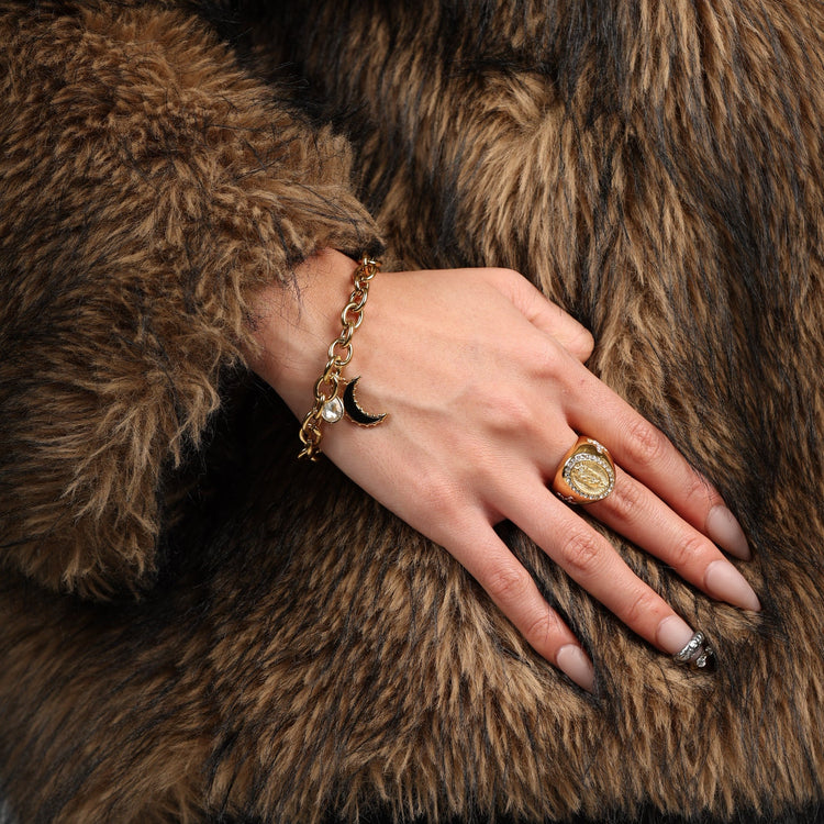 【リング】Cross gold ring - 𝐇𝐨𝐧𝐞𝐲 𝐁𝐮𝐭𝐭𝐞𝐫 𝐍𝐢𝐧𝐞