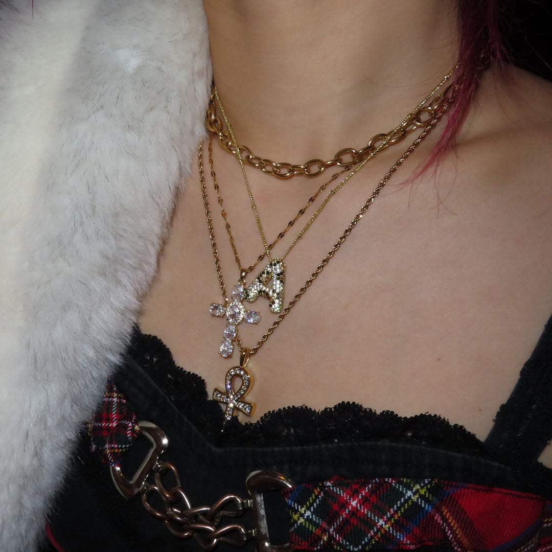 Cross princess necklace - 𝐇𝐨𝐧𝐞𝐲 𝐁𝐮𝐭𝐭𝐞𝐫 𝐍𝐢𝐧𝐞