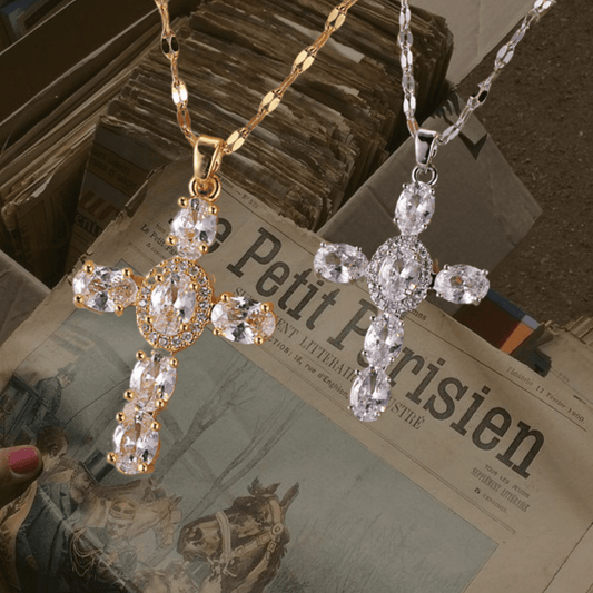 Cross princess necklace - 𝐇𝐨𝐧𝐞𝐲 𝐁𝐮𝐭𝐭𝐞𝐫 𝐍𝐢𝐧𝐞