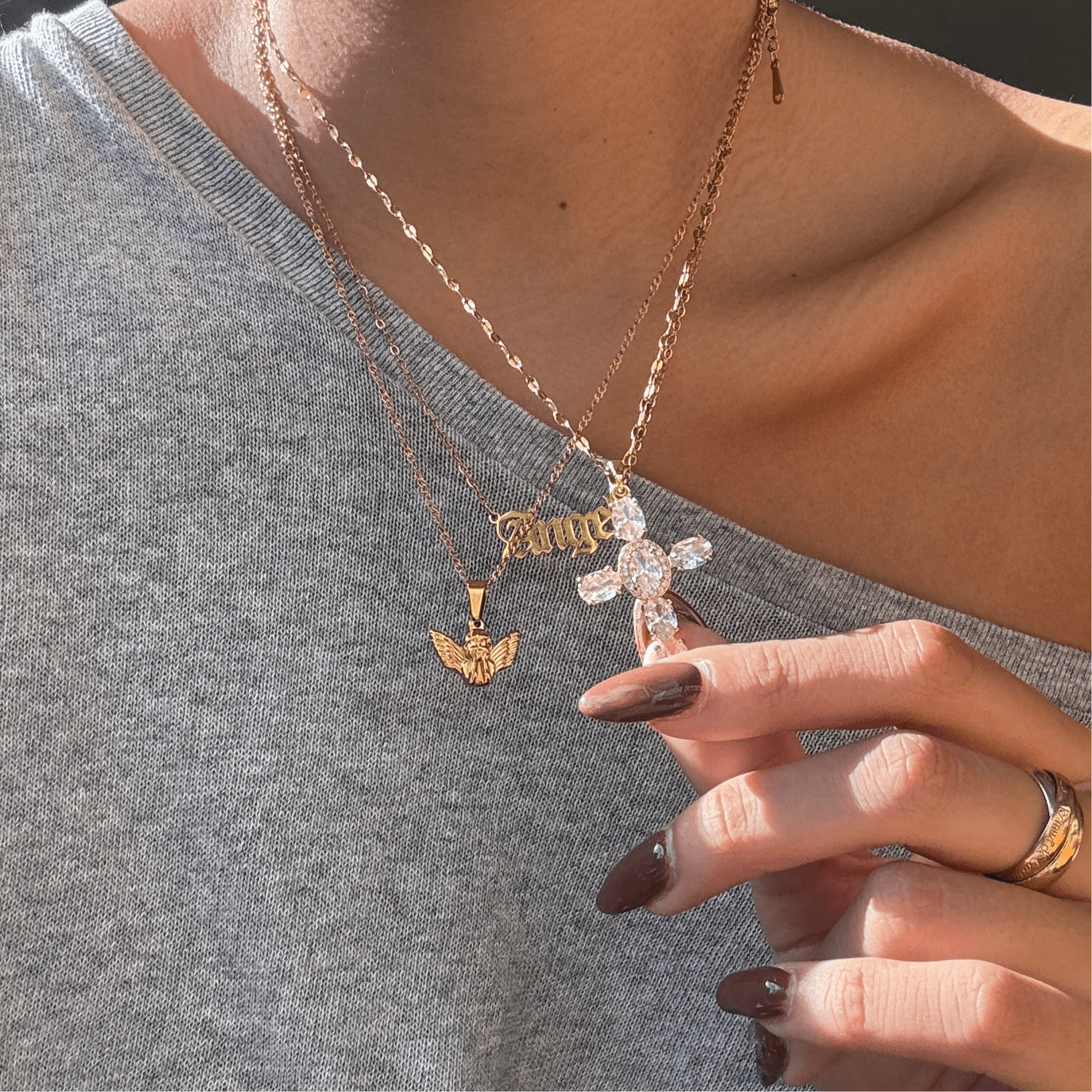 Cross princess necklace - 𝐇𝐨𝐧𝐞𝐲 𝐁𝐮𝐭𝐭𝐞𝐫 𝐍𝐢𝐧𝐞