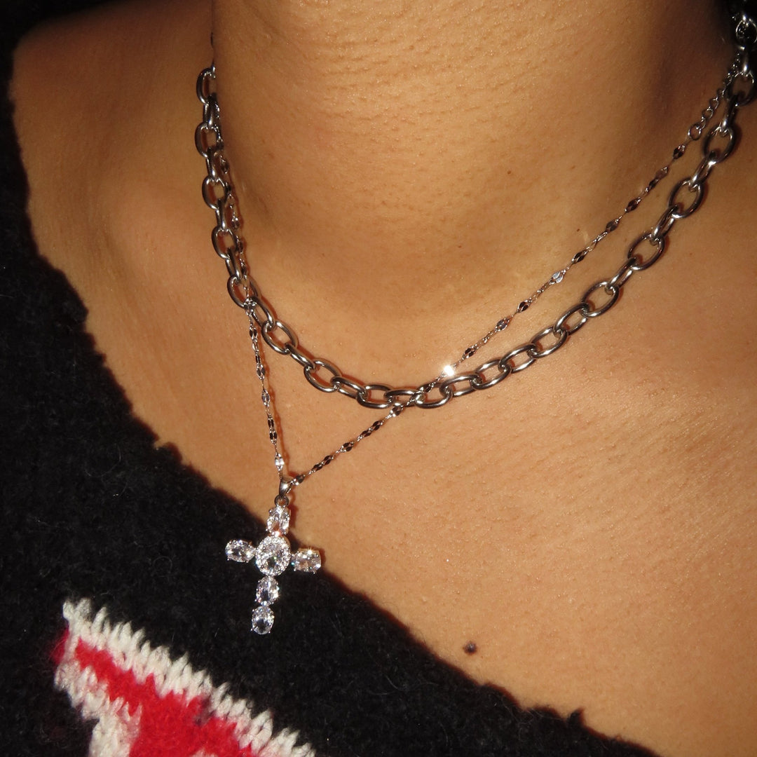 Cross princess necklace - 𝐇𝐨𝐧𝐞𝐲 𝐁𝐮𝐭𝐭𝐞𝐫 𝐍𝐢𝐧𝐞