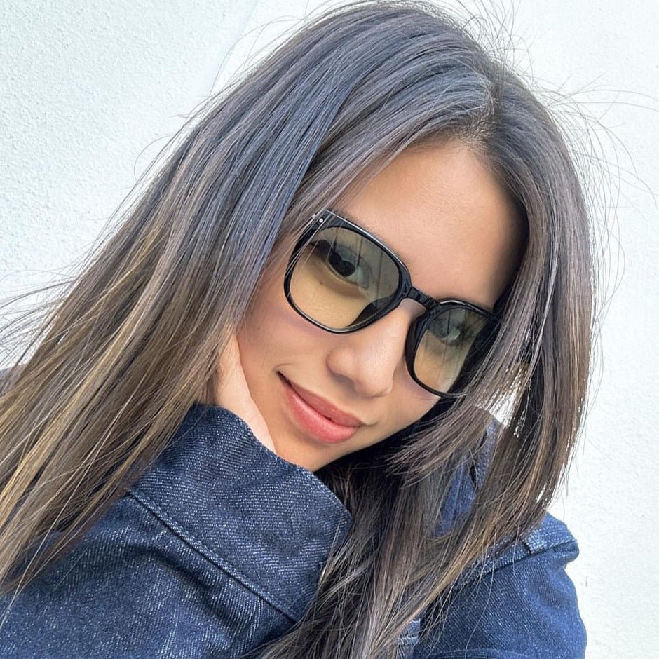 Dark green sunglasses - 𝐇𝐨𝐧𝐞𝐲 𝐁𝐮𝐭𝐭𝐞𝐫 𝐍𝐢𝐧𝐞