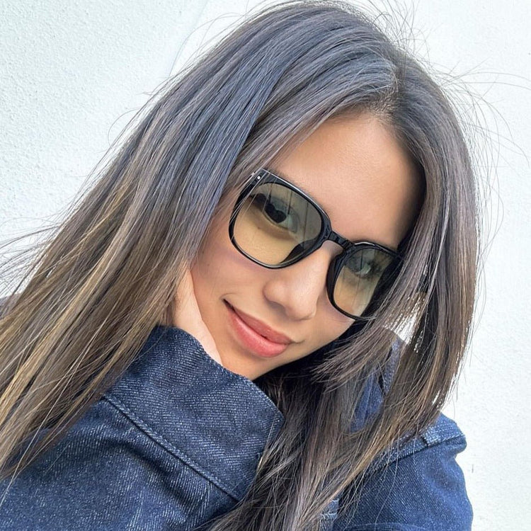 Dark green sunglasses - 𝐇𝐨𝐧𝐞𝐲 𝐁𝐮𝐭𝐭𝐞𝐫 𝐍𝐢𝐧𝐞