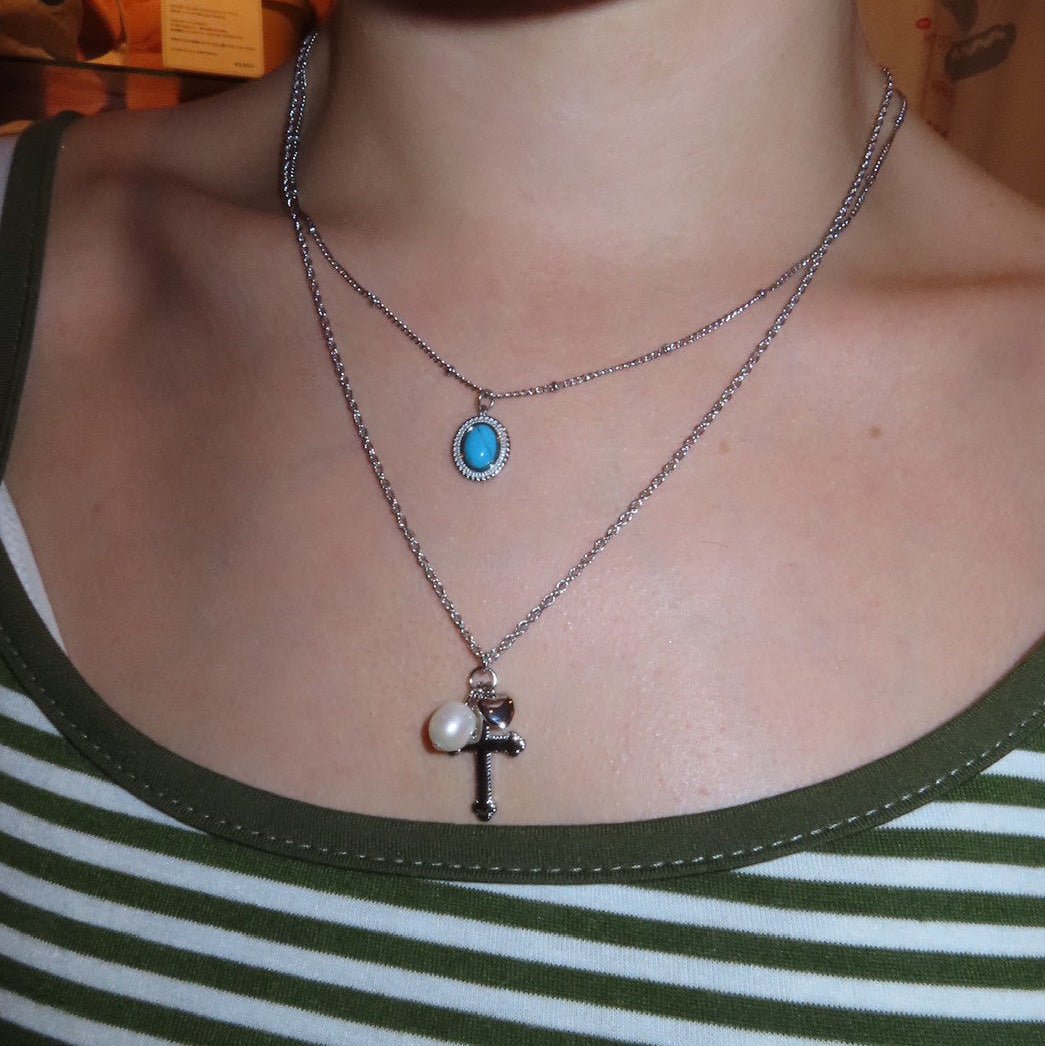 Dot cross necklace - 𝐇𝐨𝐧𝐞𝐲 𝐁𝐮𝐭𝐭𝐞𝐫 𝐍𝐢𝐧𝐞