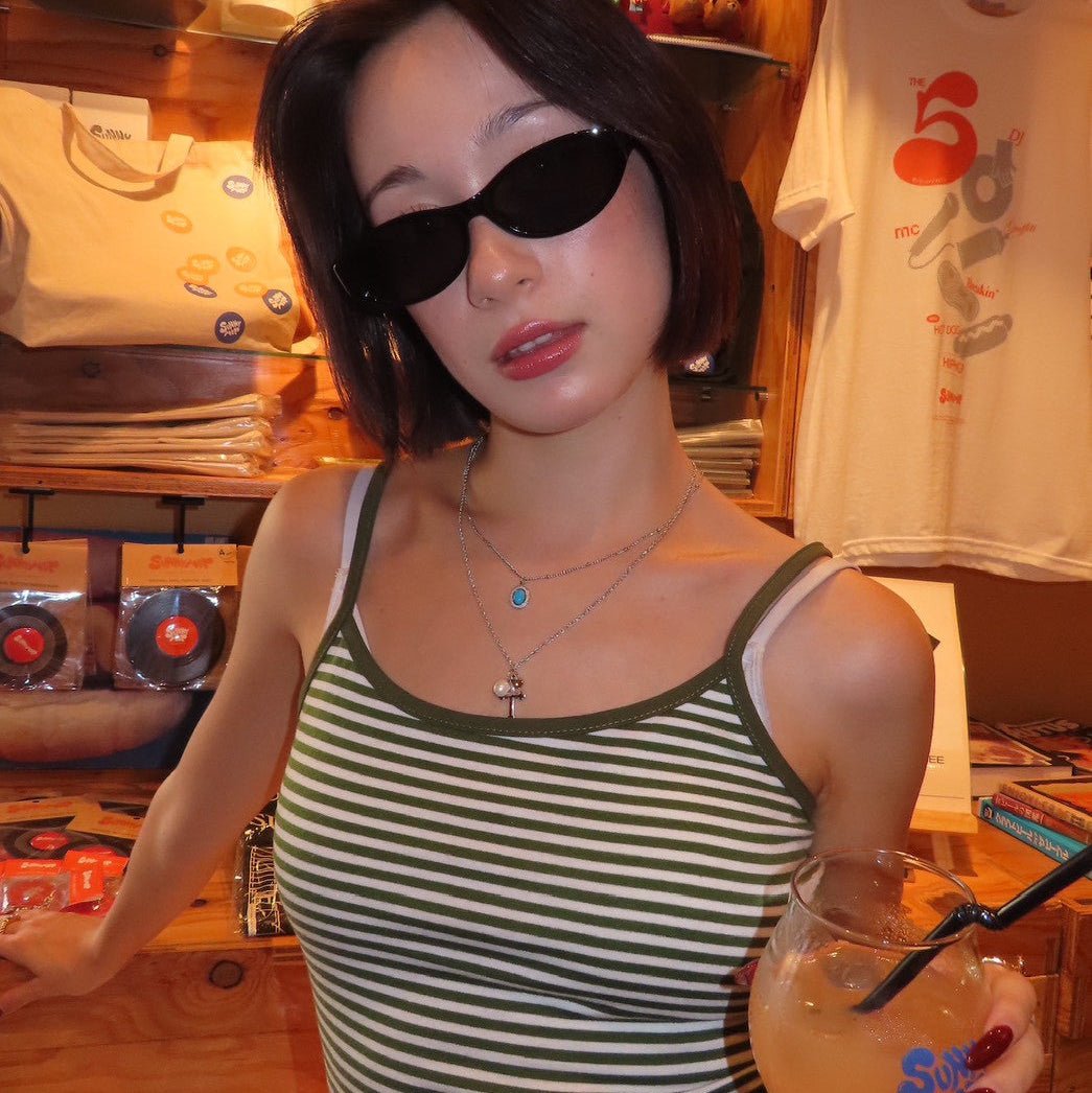 Dot cross necklace - 𝐇𝐨𝐧𝐞𝐲 𝐁𝐮𝐭𝐭𝐞𝐫 𝐍𝐢𝐧𝐞