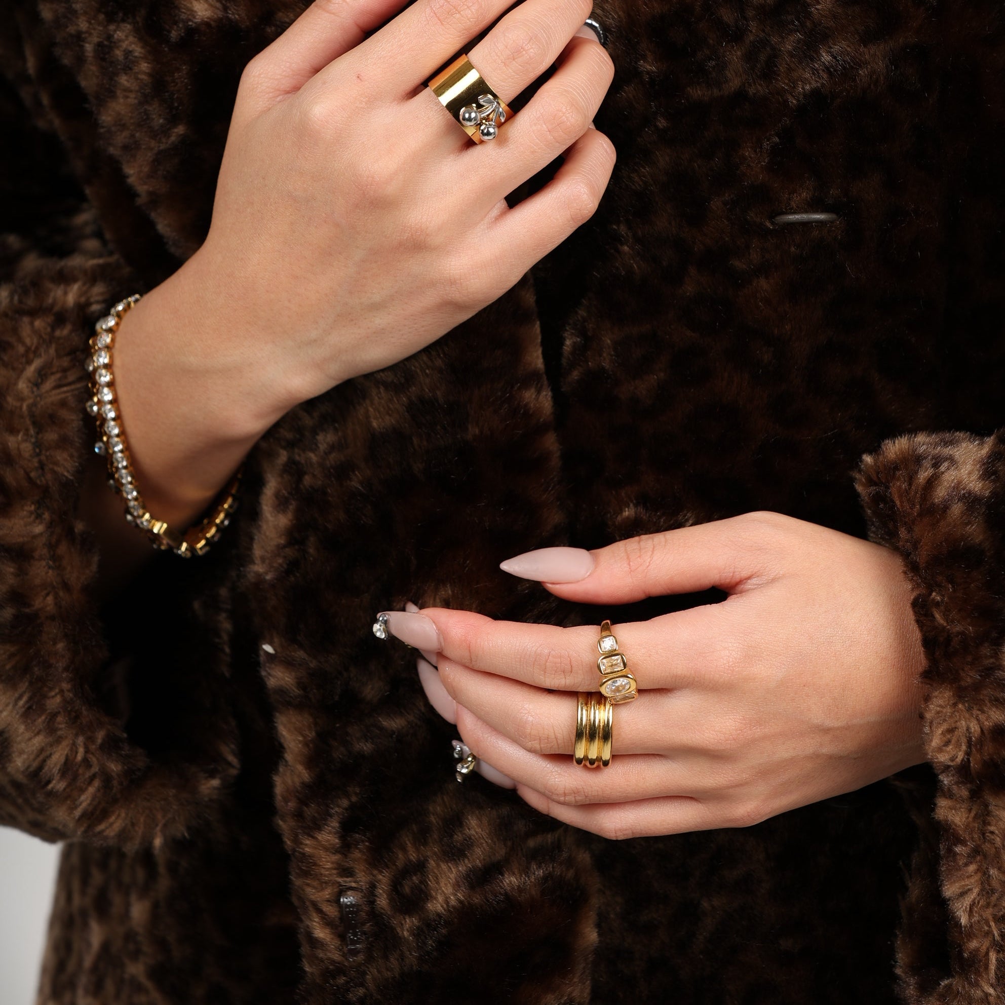 【リング】Facet ring - 𝐇𝐨𝐧𝐞𝐲 𝐁𝐮𝐭𝐭𝐞𝐫 𝐍𝐢𝐧𝐞