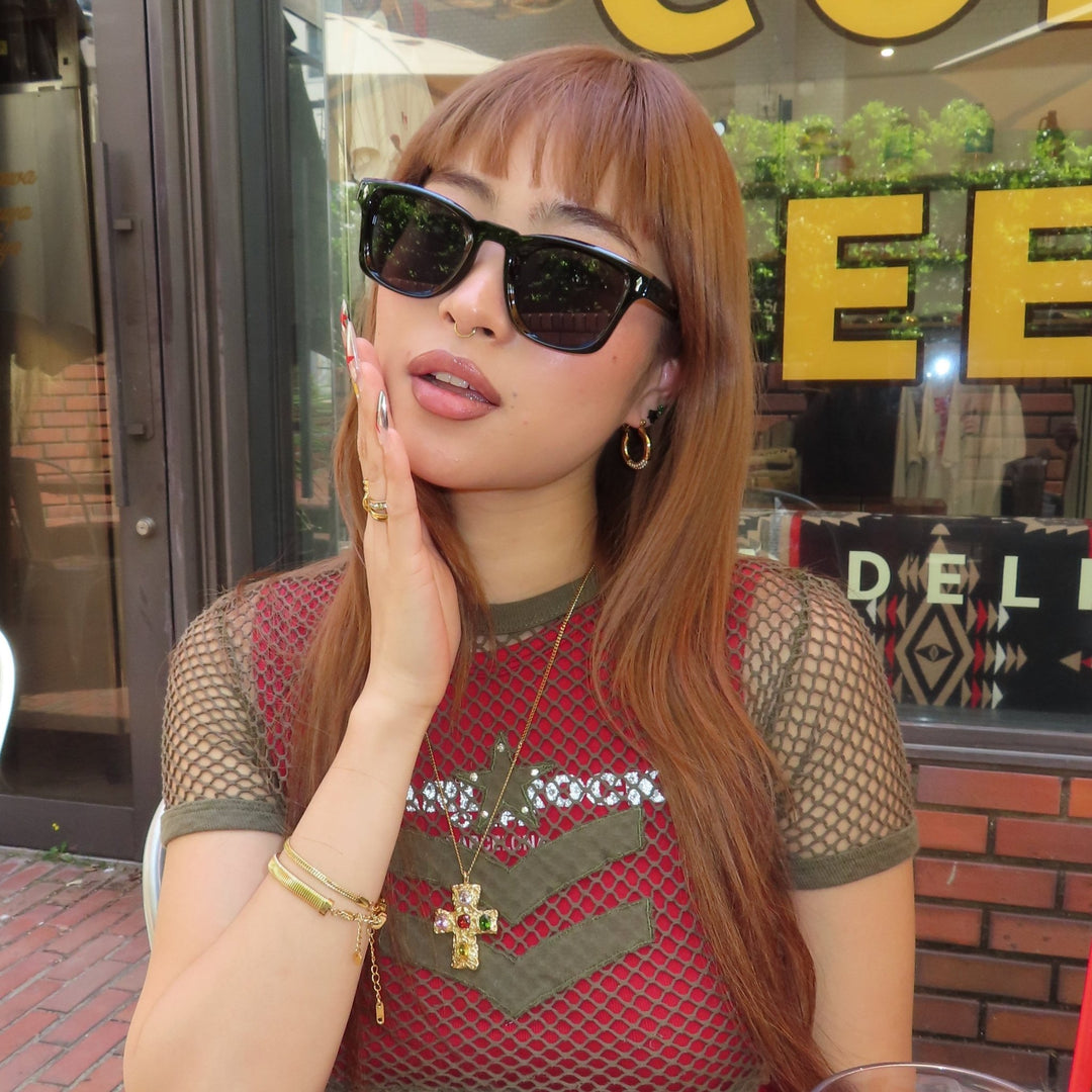 Glitch sunglasses - 𝐇𝐨𝐧𝐞𝐲 𝐁𝐮𝐭𝐭𝐞𝐫 𝐍𝐢𝐧𝐞