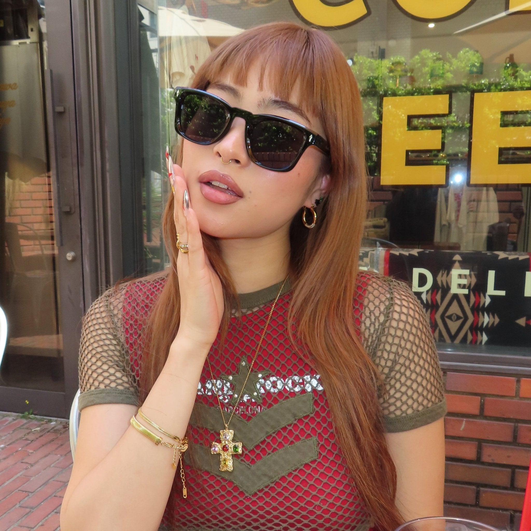 Glitch sunglasses - 𝐇𝐨𝐧𝐞𝐲 𝐁𝐮𝐭𝐭𝐞𝐫 𝐍𝐢𝐧𝐞