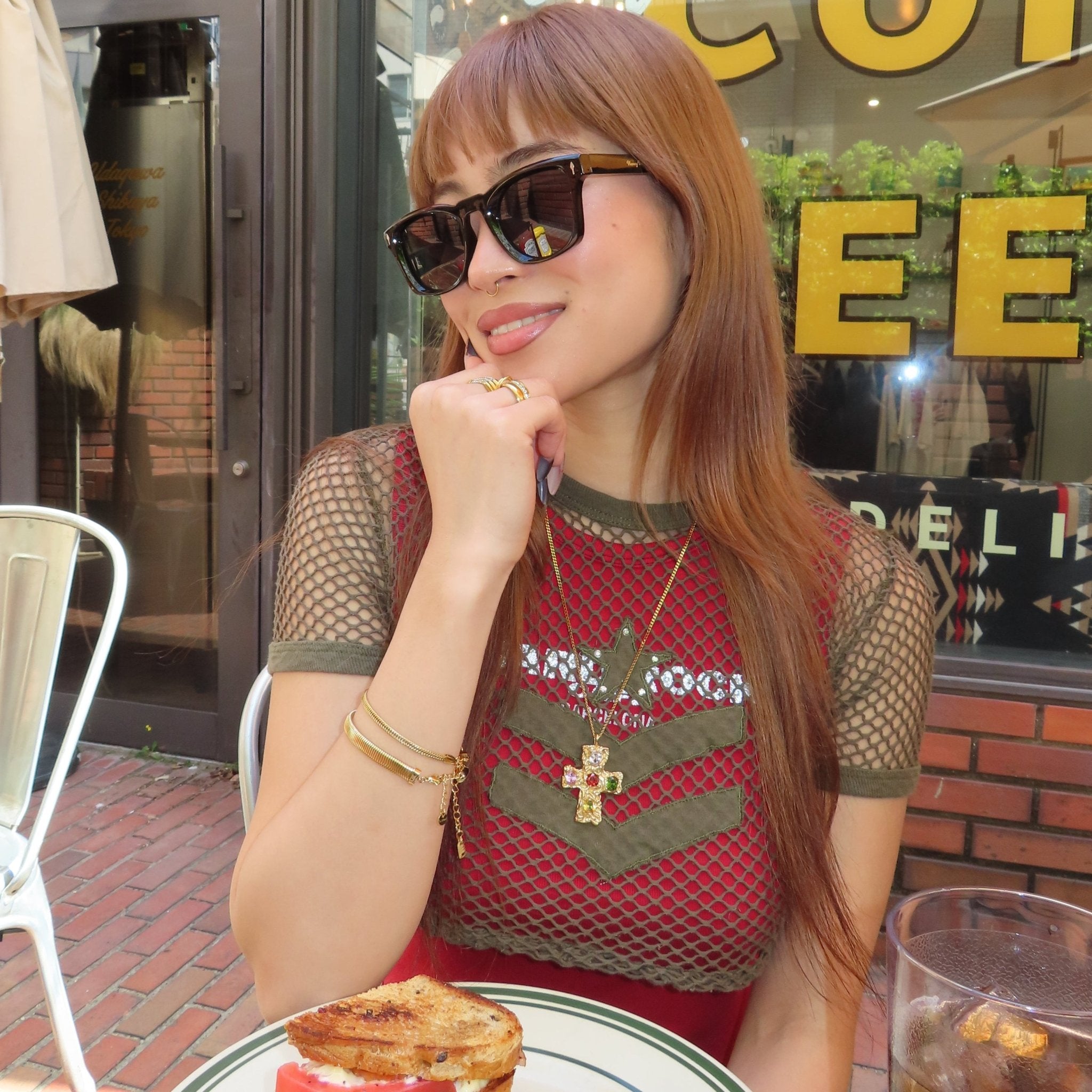 Glitch sunglasses - 𝐇𝐨𝐧𝐞𝐲 𝐁𝐮𝐭𝐭𝐞𝐫 𝐍𝐢𝐧𝐞