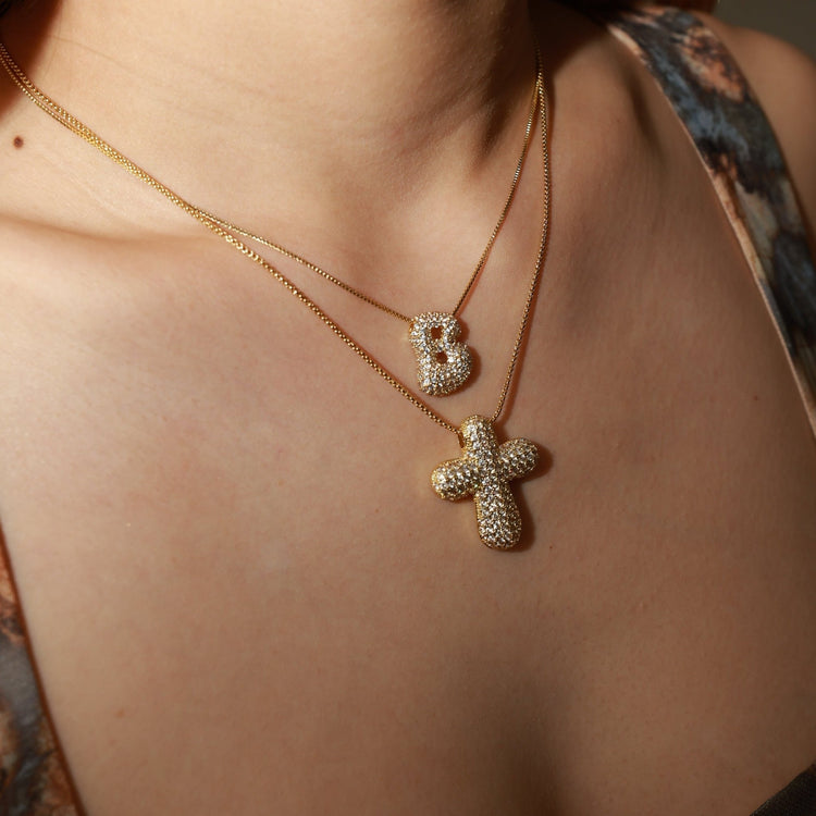 Glitter B necklace - 𝐇𝐨𝐧𝐞𝐲 𝐁𝐮𝐭𝐭𝐞𝐫 𝐍𝐢𝐧𝐞