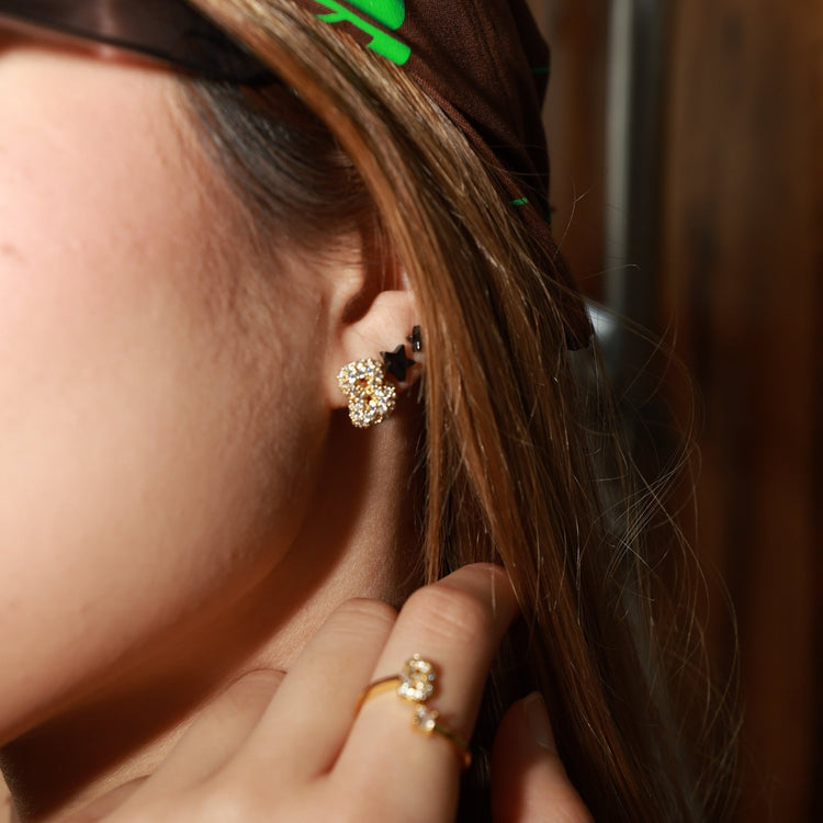 【ピアス】Glitter B pierce - 𝐇𝐨𝐧𝐞𝐲 𝐁𝐮𝐭𝐭𝐞𝐫 𝐍𝐢𝐧𝐞