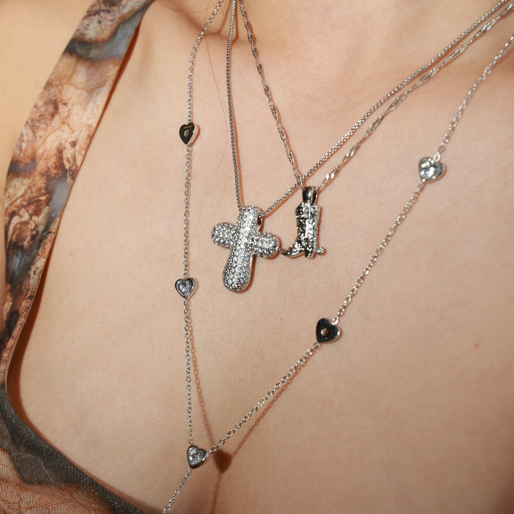Glitter cross necklace - 𝐇𝐨𝐧𝐞𝐲 𝐁𝐮𝐭𝐭𝐞𝐫 𝐍𝐢𝐧𝐞