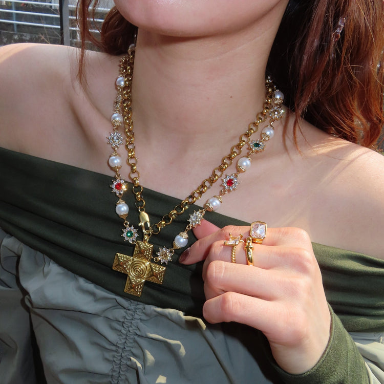 Glitter Pearl necklace - 𝐇𝐨𝐧𝐞𝐲 𝐁𝐮𝐭𝐭𝐞𝐫 𝐍𝐢𝐧𝐞