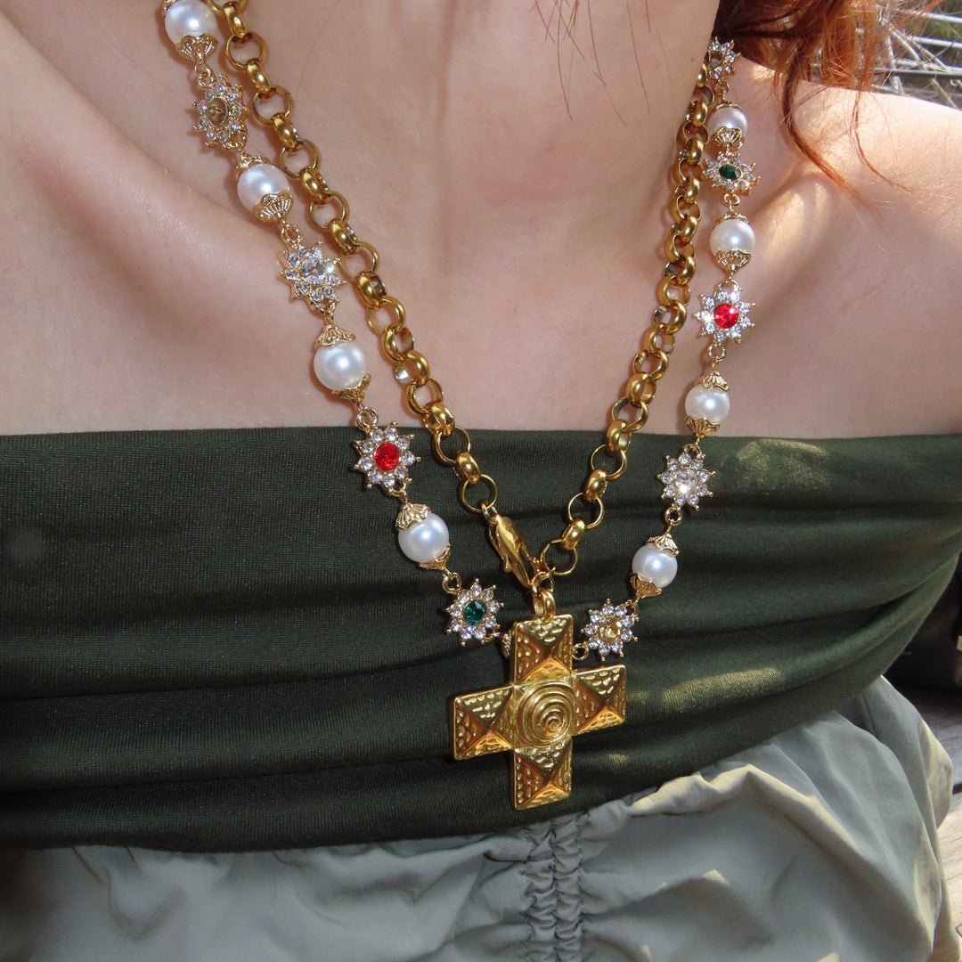 Glitter Pearl necklace - 𝐇𝐨𝐧𝐞𝐲 𝐁𝐮𝐭𝐭𝐞𝐫 𝐍𝐢𝐧𝐞