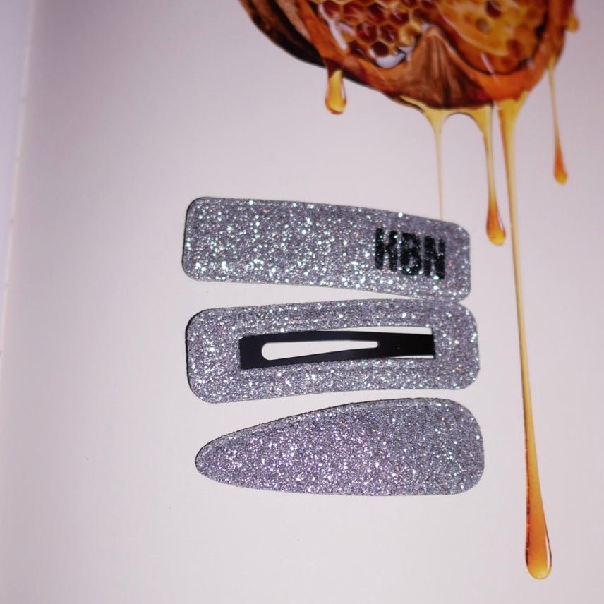 Glitter pinns (3セット) - 𝐇𝐨𝐧𝐞𝐲 𝐁𝐮𝐭𝐭𝐞𝐫 𝐍𝐢𝐧𝐞