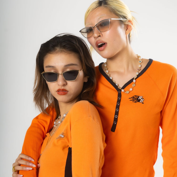 Glossy sunglasses - 𝐇𝐨𝐧𝐞𝐲 𝐁𝐮𝐭𝐭𝐞𝐫 𝐍𝐢𝐧𝐞