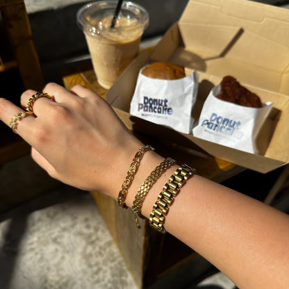 Goldie mesh bracelet - 𝐇𝐨𝐧𝐞𝐲 𝐁𝐮𝐭𝐭𝐞𝐫 𝐍𝐢𝐧𝐞