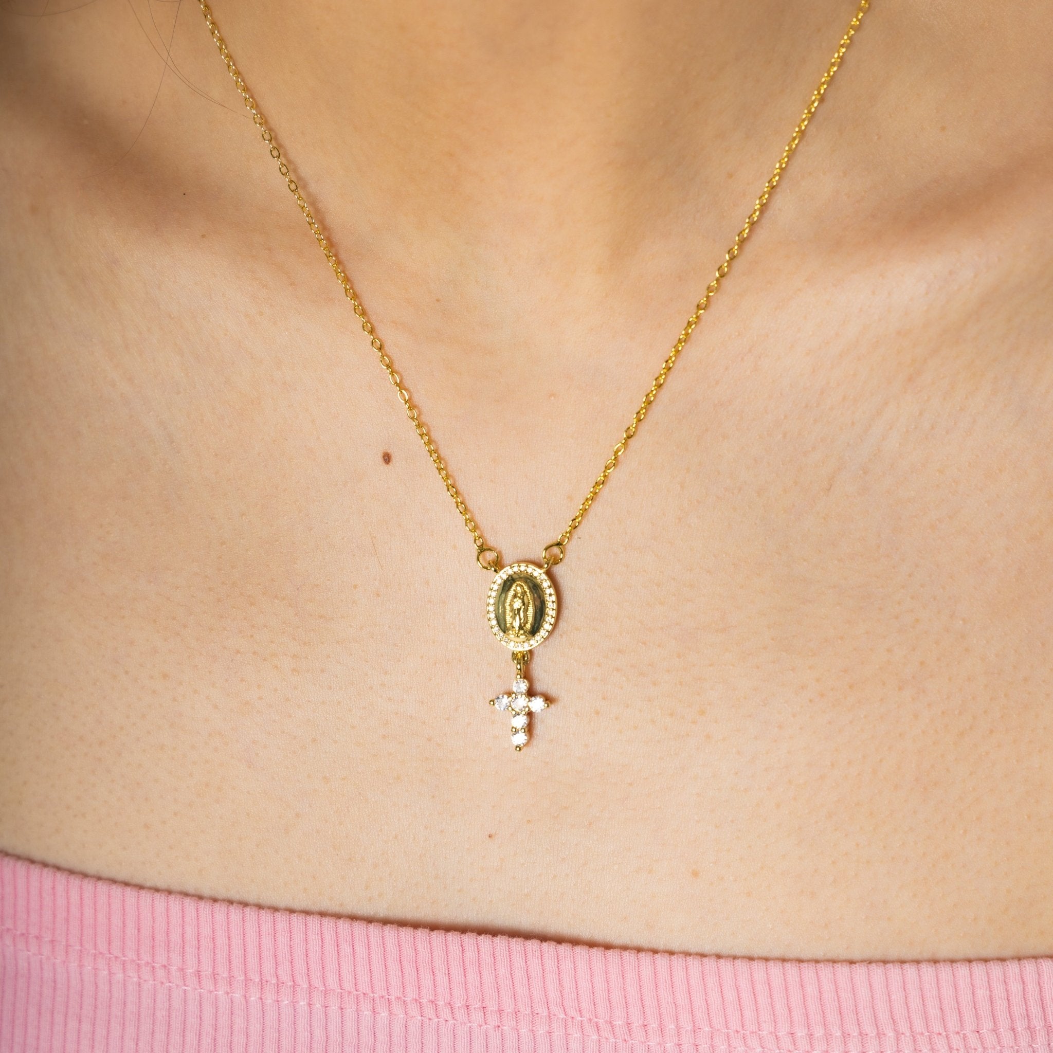 Grace Shine Cross necklace - 𝐇𝐨𝐧𝐞𝐲 𝐁𝐮𝐭𝐭𝐞𝐫 𝐍𝐢𝐧𝐞