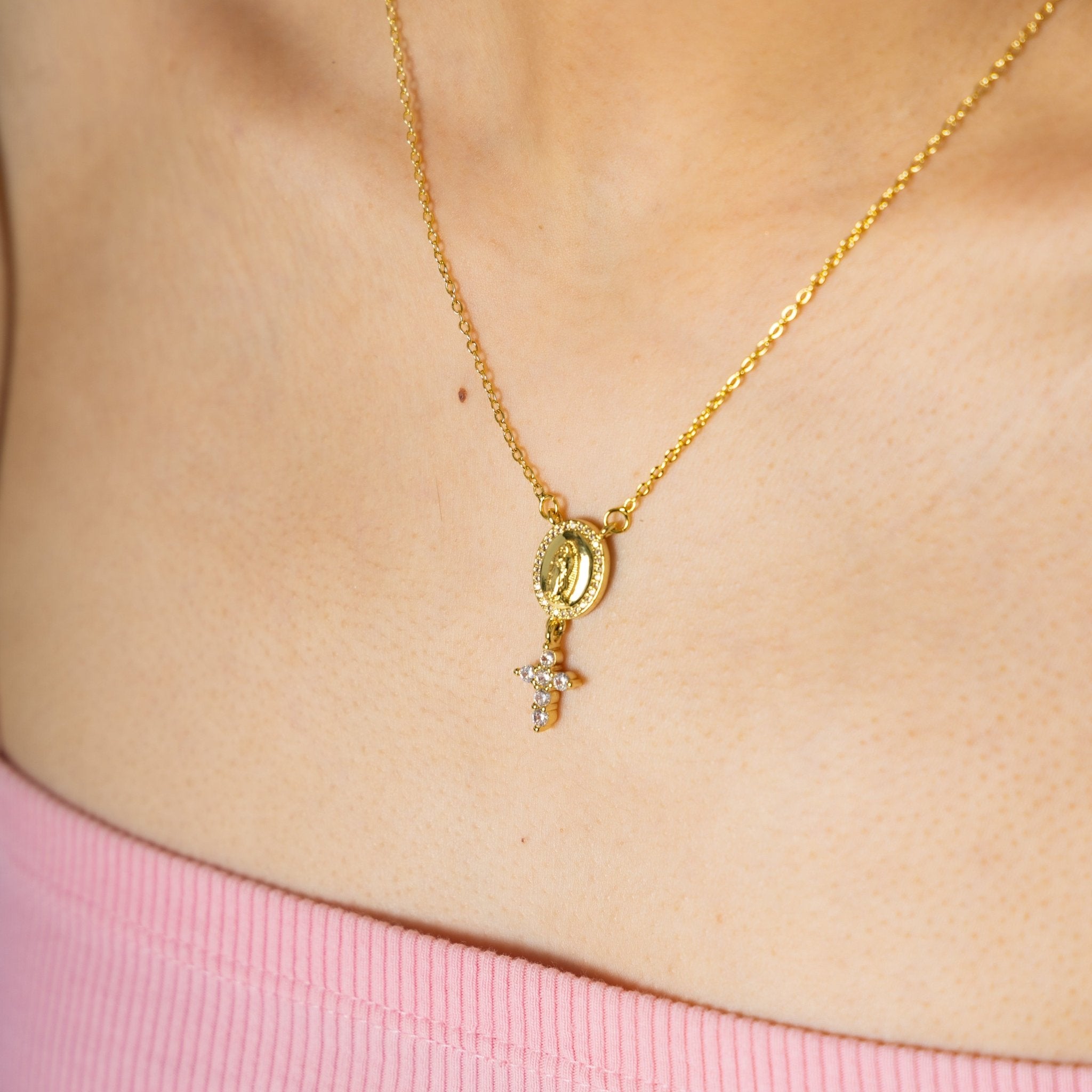 Grace Shine Cross necklace - 𝐇𝐨𝐧𝐞𝐲 𝐁𝐮𝐭𝐭𝐞𝐫 𝐍𝐢𝐧𝐞