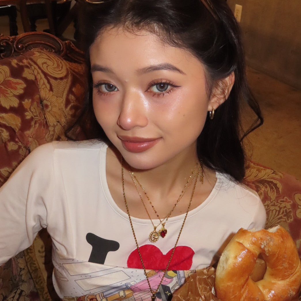 Holiday heart necklace - 𝐇𝐨𝐧𝐞𝐲 𝐁𝐮𝐭𝐭𝐞𝐫 𝐍𝐢𝐧𝐞