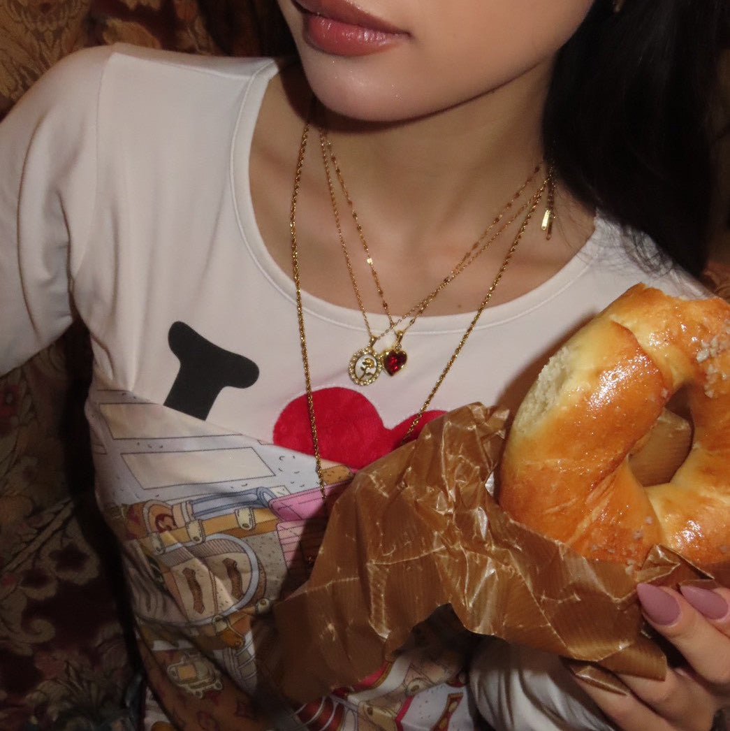 Holiday heart necklace - 𝐇𝐨𝐧𝐞𝐲 𝐁𝐮𝐭𝐭𝐞𝐫 𝐍𝐢𝐧𝐞