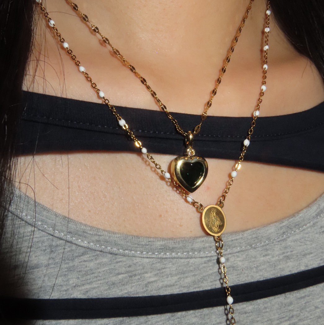 Holiday heart necklace - 𝐇𝐨𝐧𝐞𝐲 𝐁𝐮𝐭𝐭𝐞𝐫 𝐍𝐢𝐧𝐞