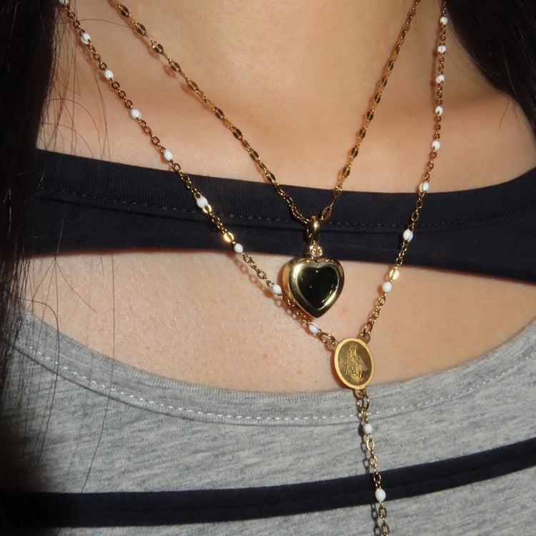 Holiday heart necklace - 𝐇𝐨𝐧𝐞𝐲 𝐁𝐮𝐭𝐭𝐞𝐫 𝐍𝐢𝐧𝐞