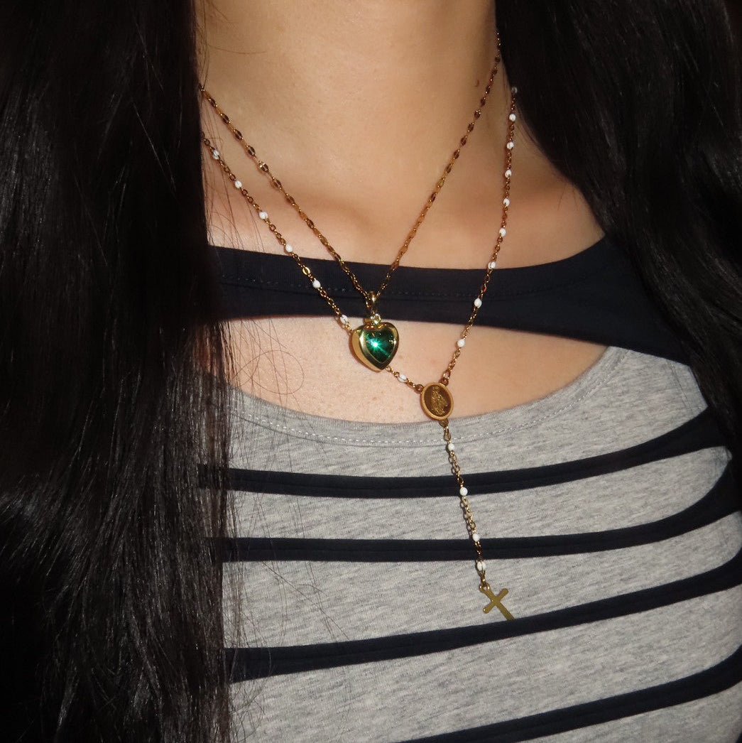 Holiday heart necklace - 𝐇𝐨𝐧𝐞𝐲 𝐁𝐮𝐭𝐭𝐞𝐫 𝐍𝐢𝐧𝐞