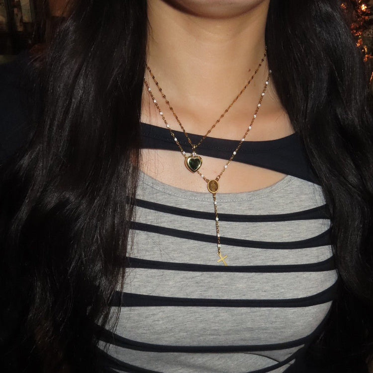 Holiday heart necklace - 𝐇𝐨𝐧𝐞𝐲 𝐁𝐮𝐭𝐭𝐞𝐫 𝐍𝐢𝐧𝐞